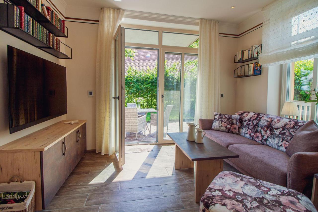 Up Besoeoek - Magnolie Mit Sauna Krummhörn Dış mekan fotoğraf